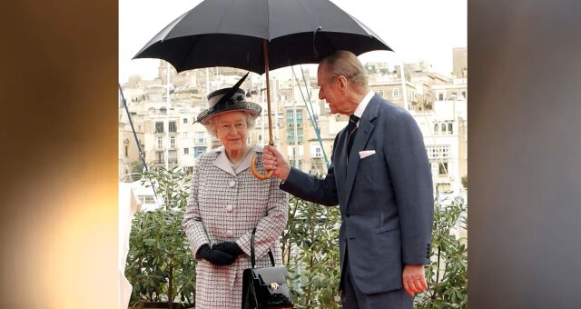 Königin Elizabeth II. und Prinz Philipp. Quelle: Screenshot Youtube